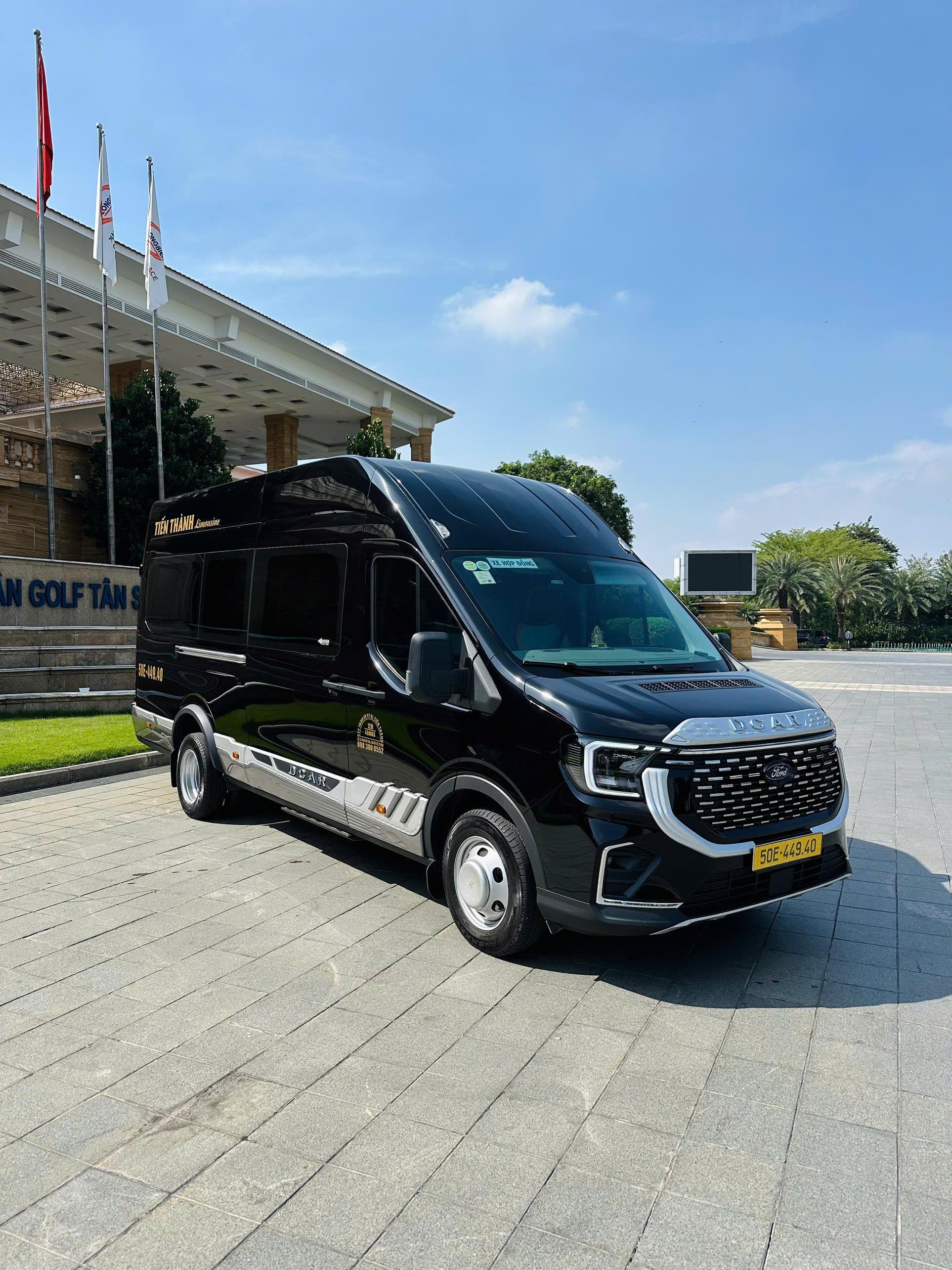 thuê xe limousine đà nẵng 9 chỗ