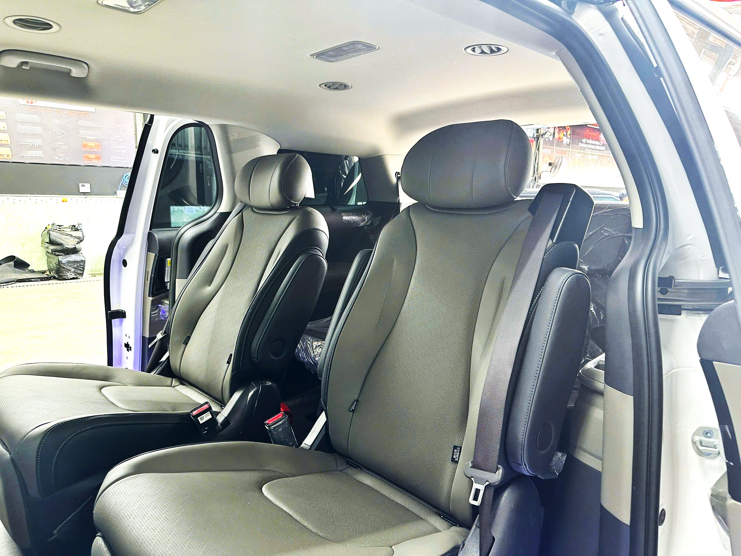 Cận cảnh ghế ngồi xe Kia Carnival