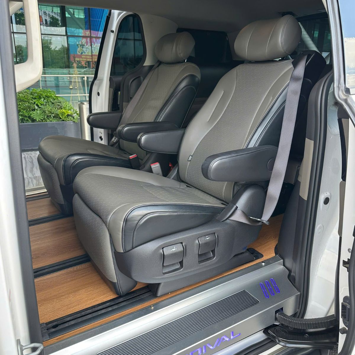 ghế ngồi của xe Kia Carnival 7 chỗ