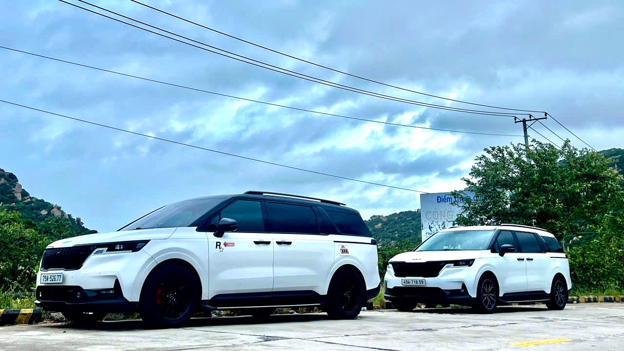hình thật xe Kia Carnival tại Du Lịch Tiến Thành
