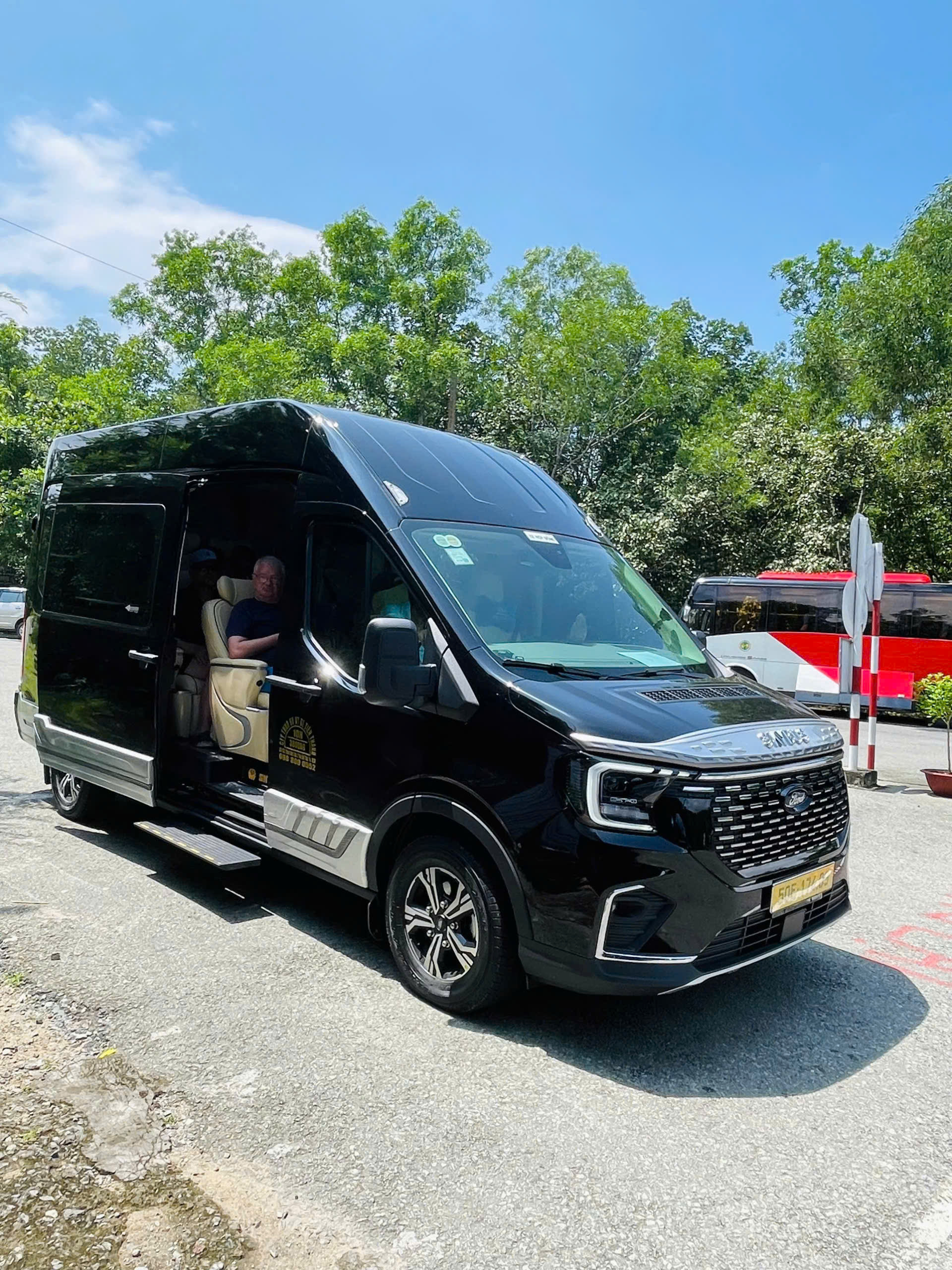 Ngoại thất xe Limousine