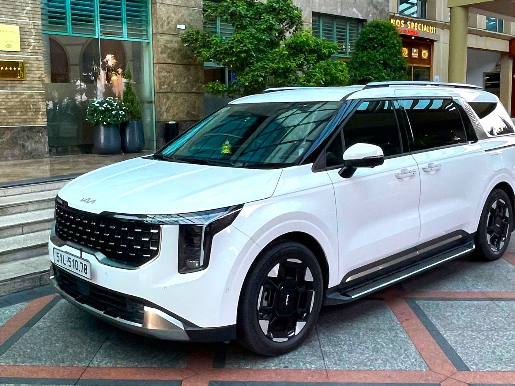 Thuê xe Kia Carnival Hồ Chí Minh theo tháng năm