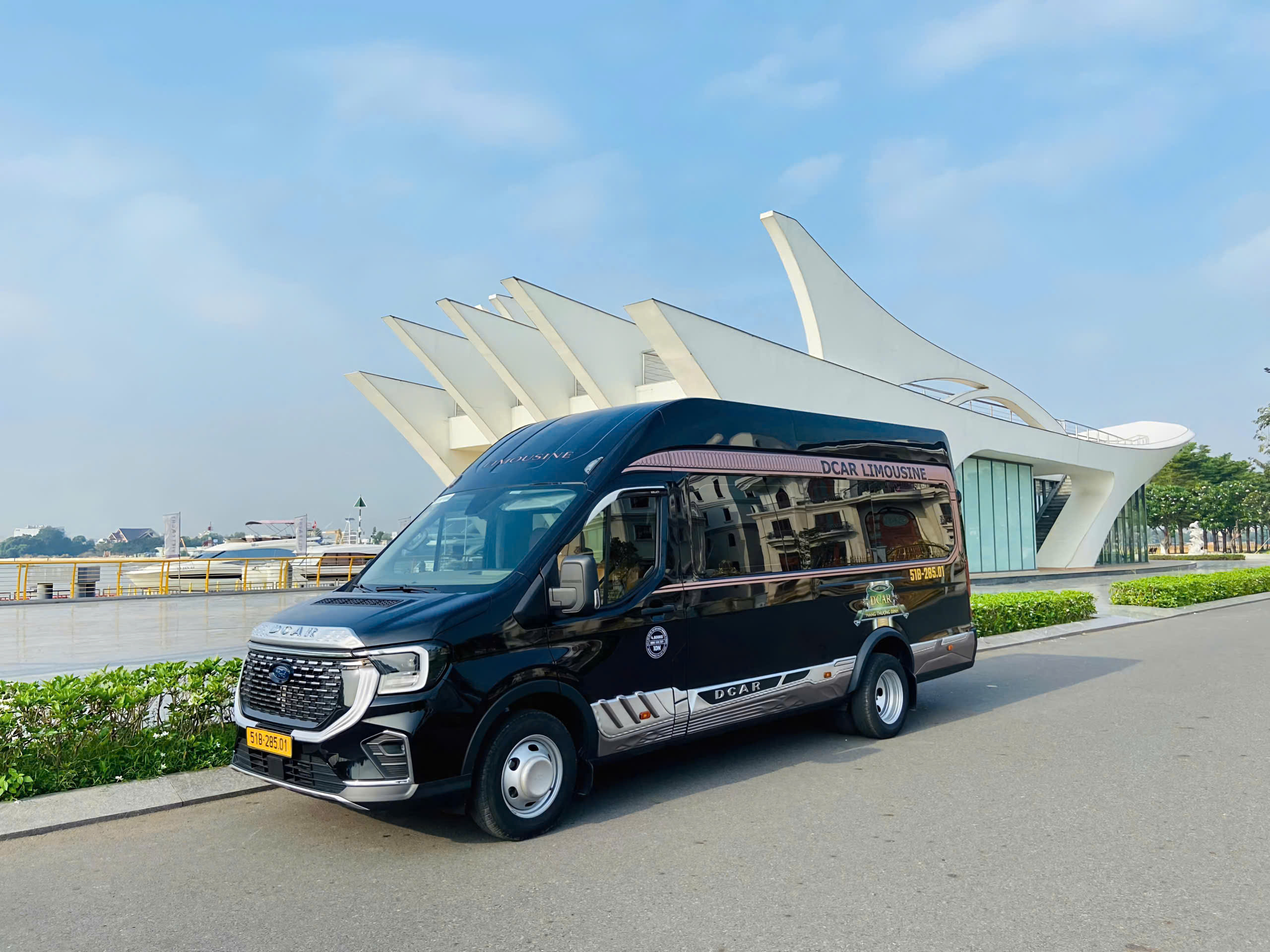 Thuê xe Limousine đi công tác
