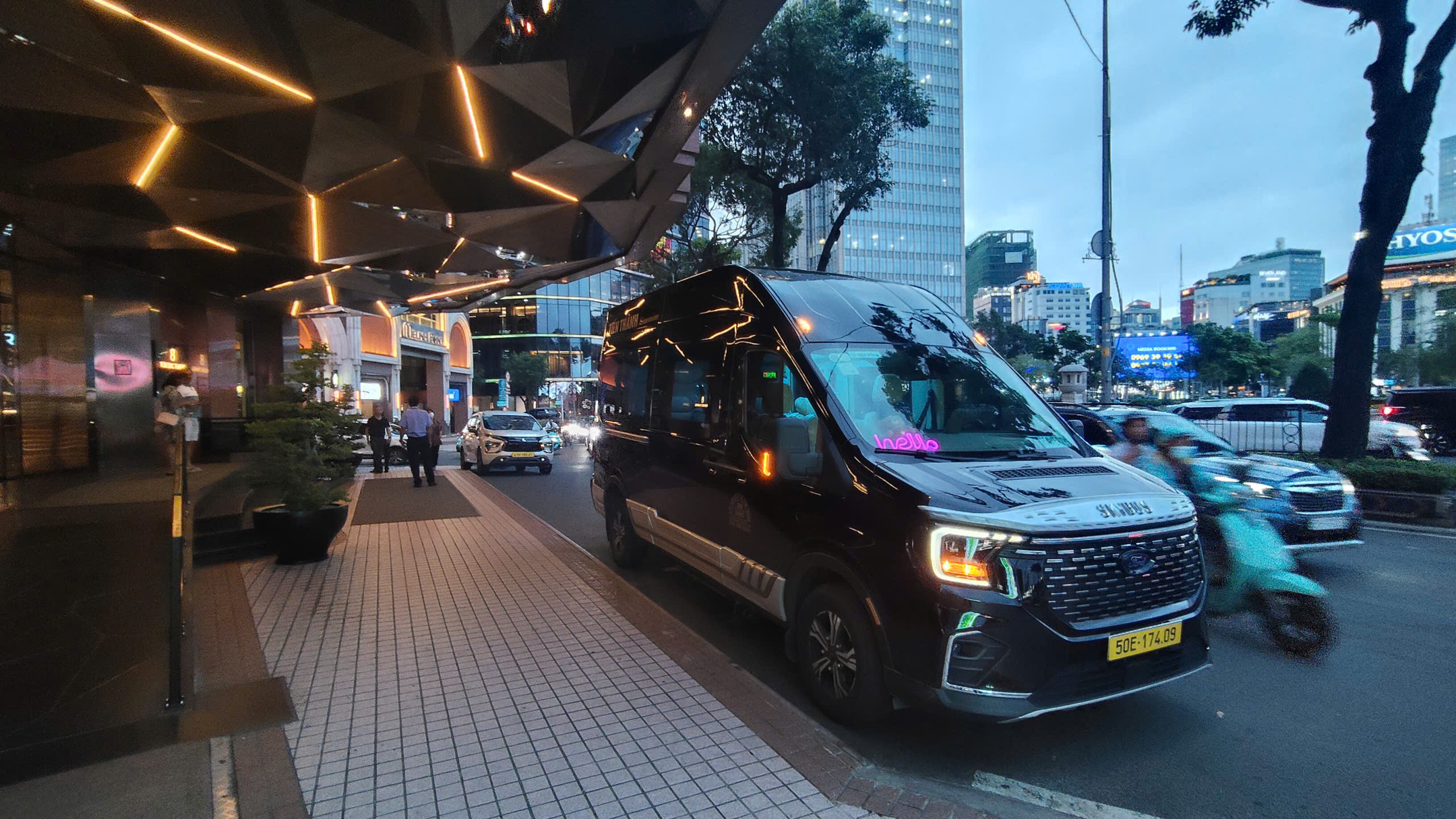 thuê xe limousine đi cà mau tại tphcm