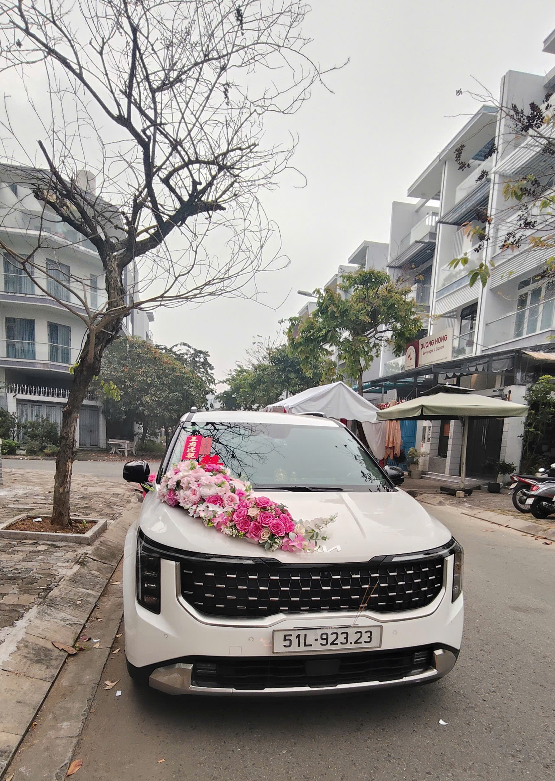 Thuê xe Limousine rước dâu sang trọng