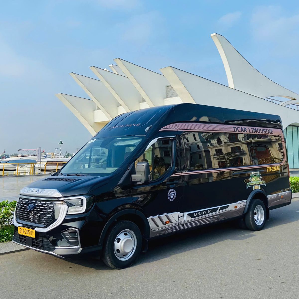 thuê xe limousine - du lịch tiến thành