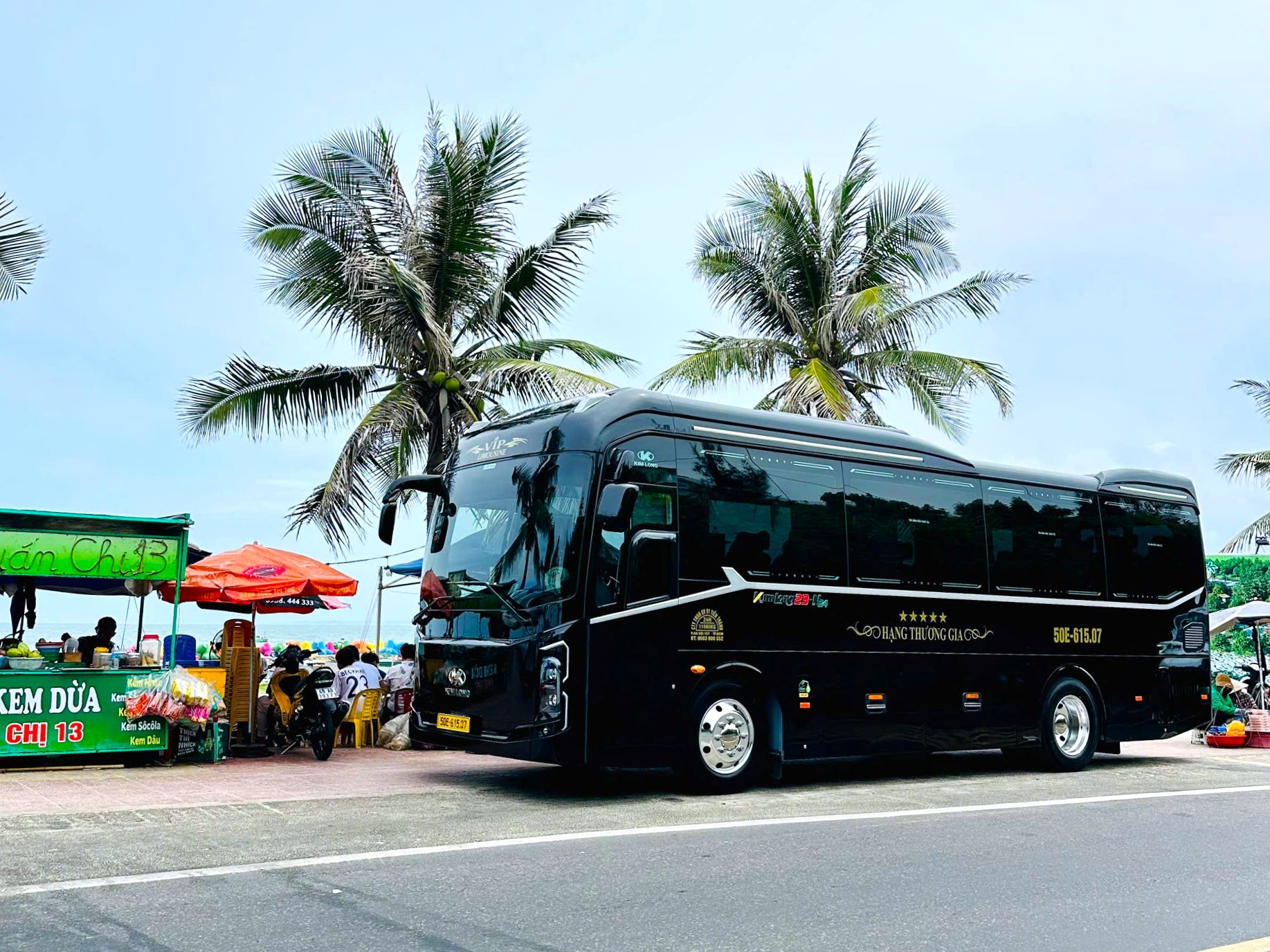 Du Lịch Tiến Thành thuê xe Limousine 22 chỗ