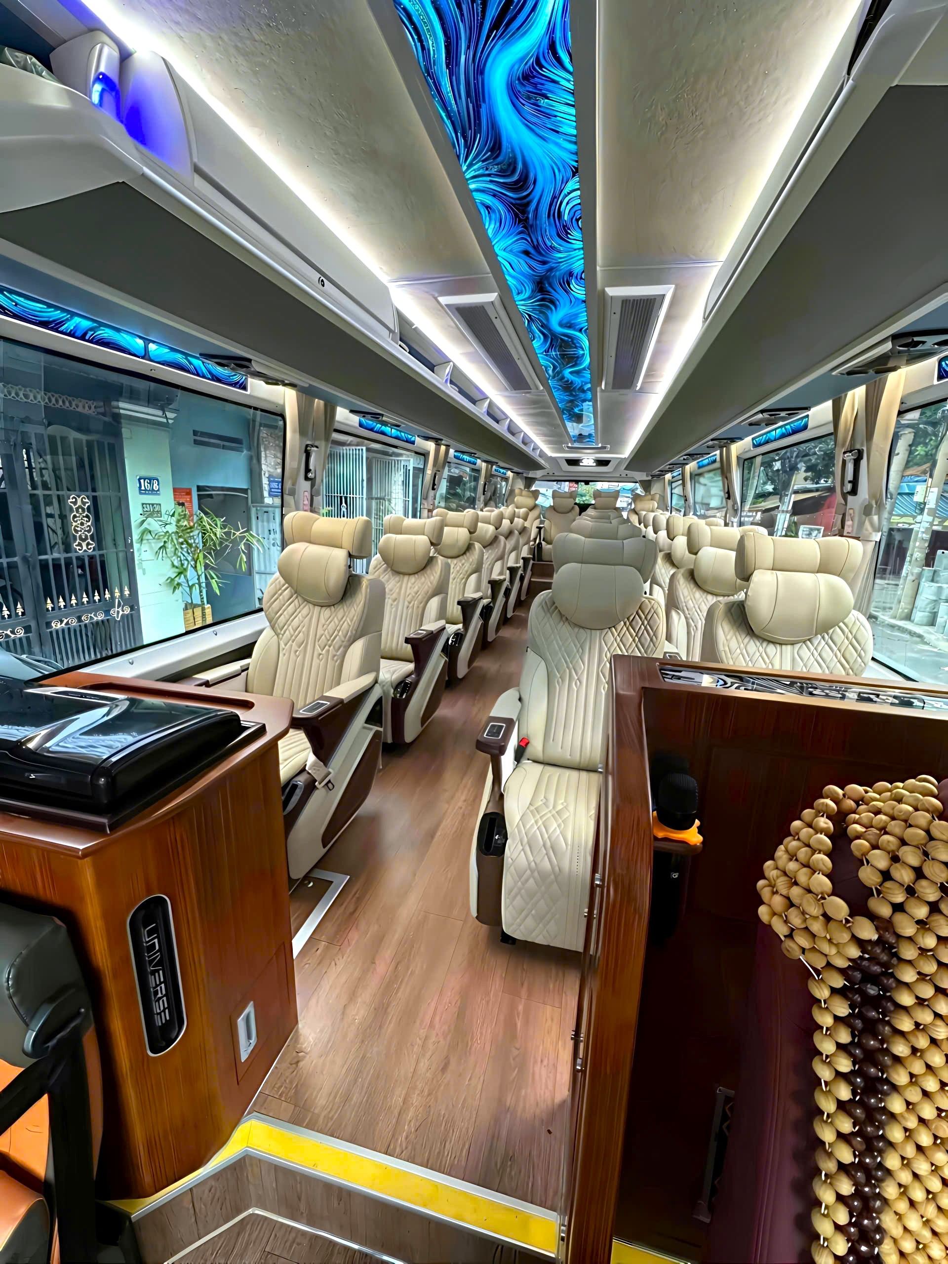 Nội thất xe Limousine 22 chỗ