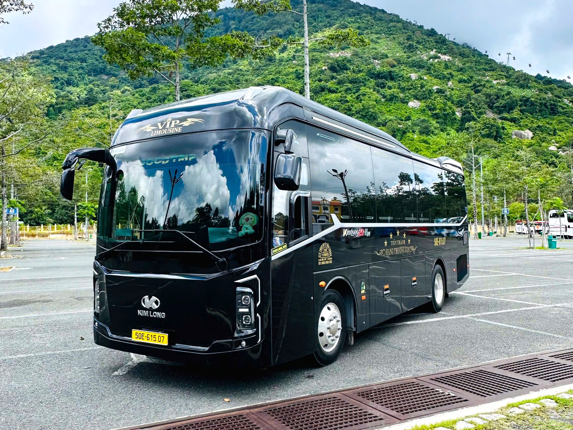 Thuê xe Limousine 22 chỗ hàng sang TPHCM