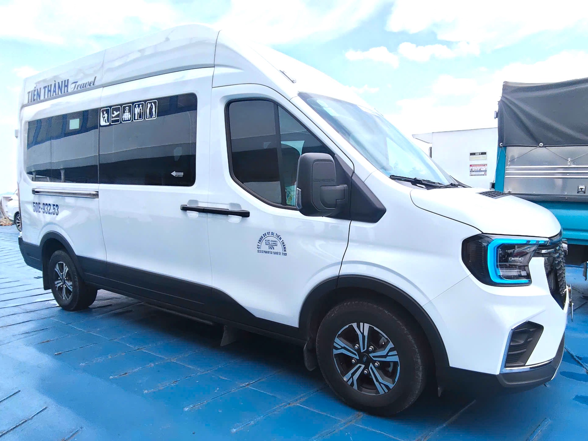 thuê xe limousine 9 chỗ đà lạt tại tphcm