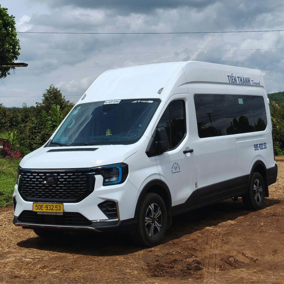 thuê xe limousine 9 chỗ đi đà lạt