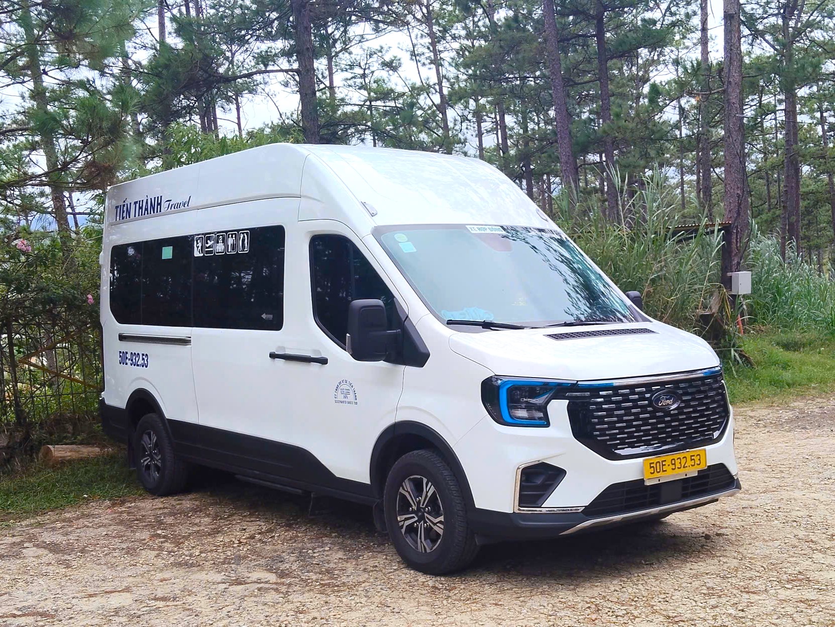 thuê xe limousine đà lạt 9 chỗ