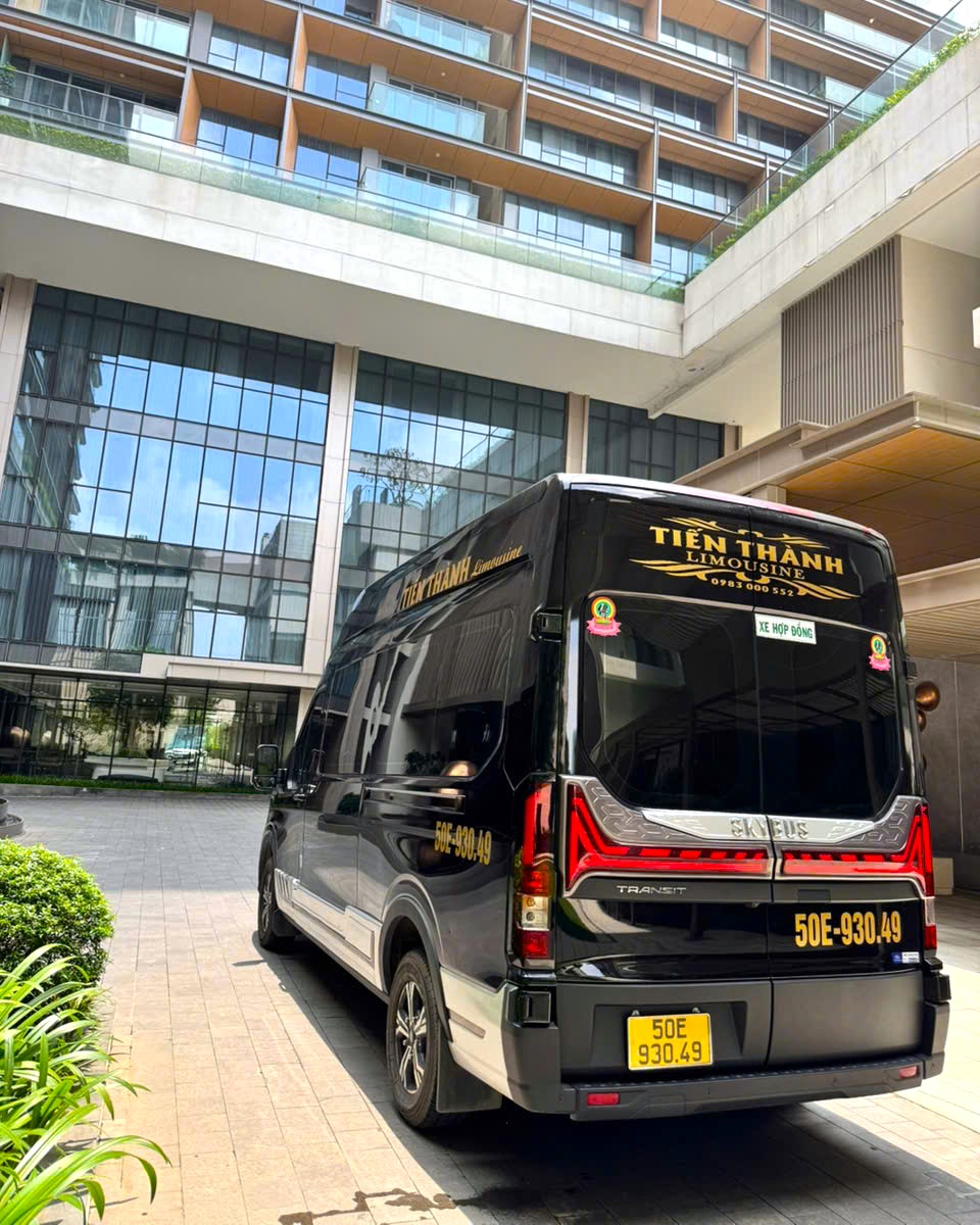 thuê xe limousine Du Lịch Tiến Thành phục vụ công tác du lịch
