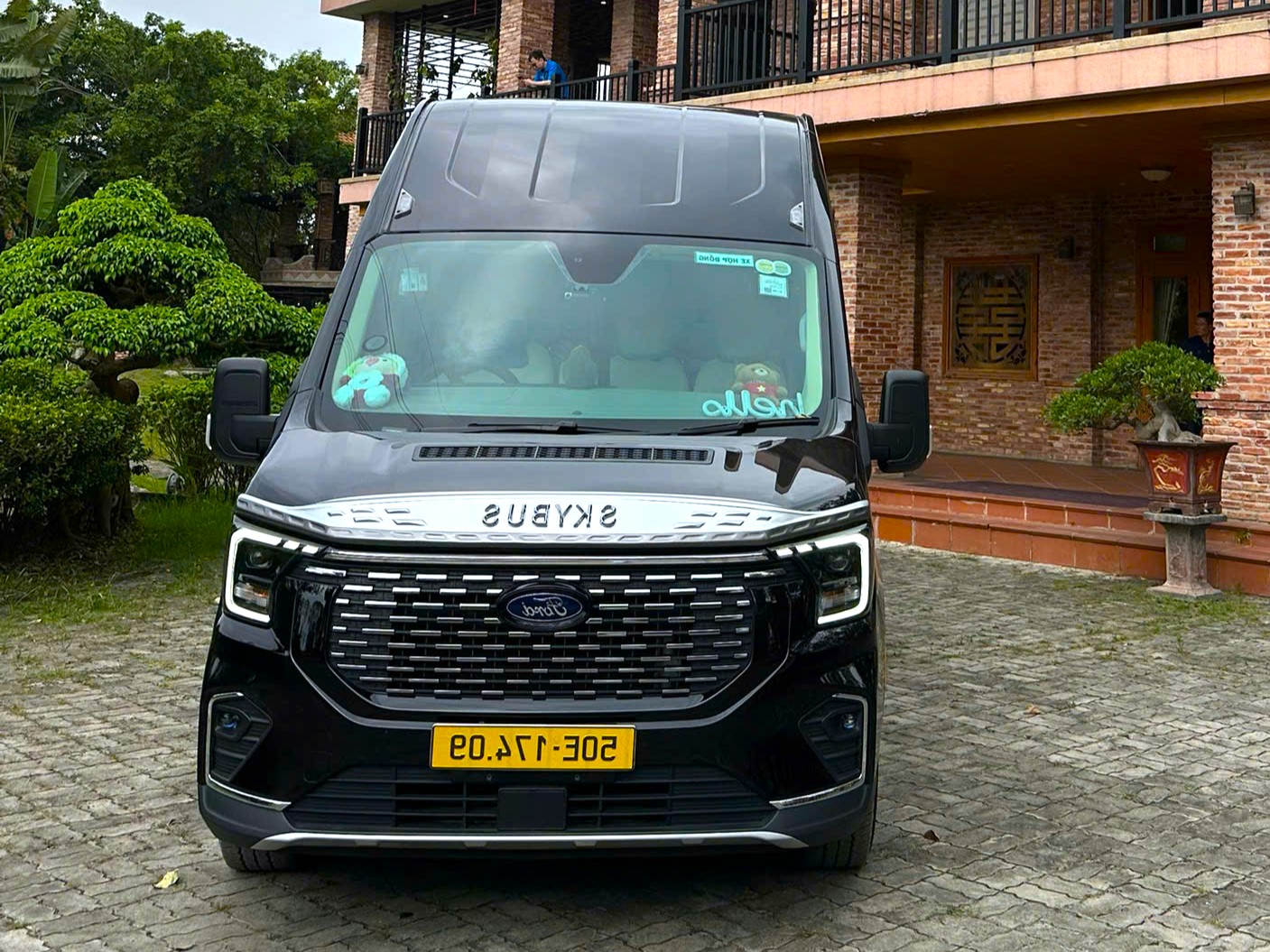 Thuê xe Limousine Mũi Né 9 chỗ 22 chỗ